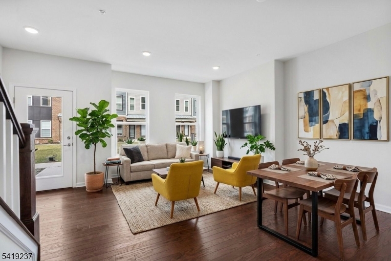 Townhomes At Vermella - Residential