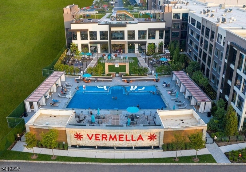 Townhomes At Vermella - Residential