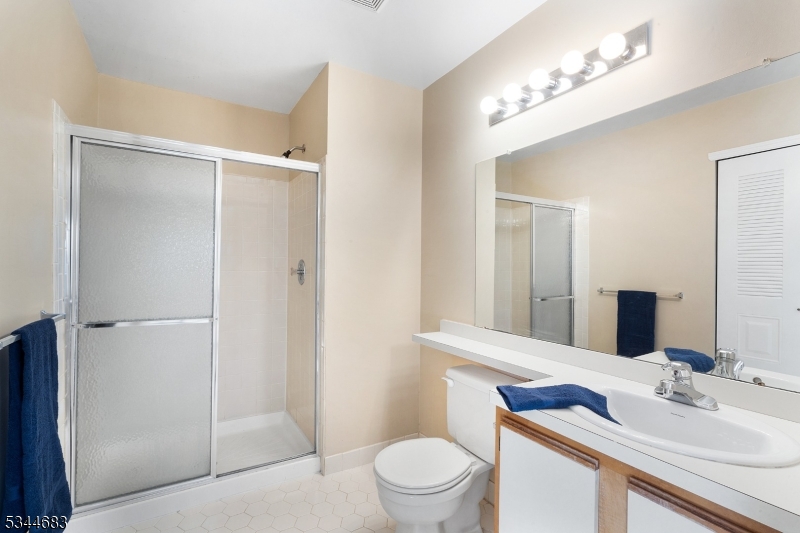 Bridgewater Twp., New Jersey 08807, United States, 2 Bedrooms Bedrooms, ,2 BathroomsBathrooms,Residential,Active,93467