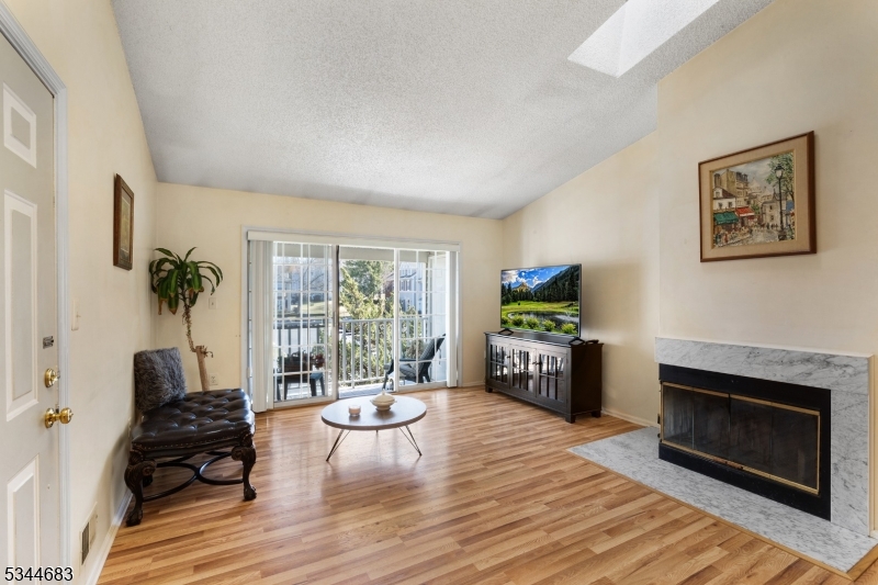 Bridgewater Twp., New Jersey 08807, United States, 2 Bedrooms Bedrooms, ,2 BathroomsBathrooms,Residential,Active,93467