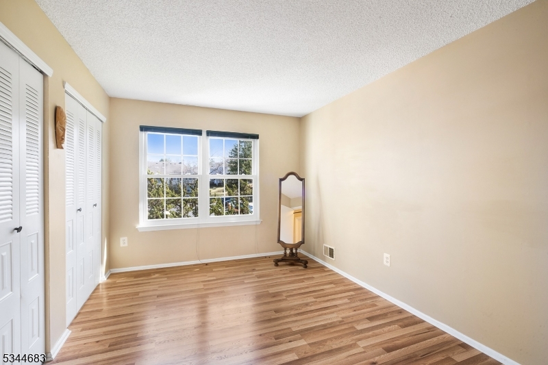 Bridgewater Twp., New Jersey 08807, United States, 2 Bedrooms Bedrooms, ,2 BathroomsBathrooms,Residential,Active,93467