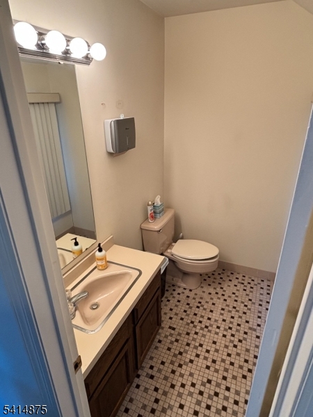 Broadway - Commercial Lease