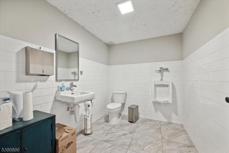 Hillsborough Twp., New Jersey 08844, United States, ,Residential,Active,215481