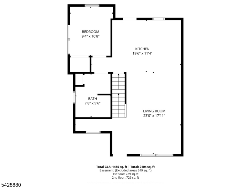 Main image without alt text