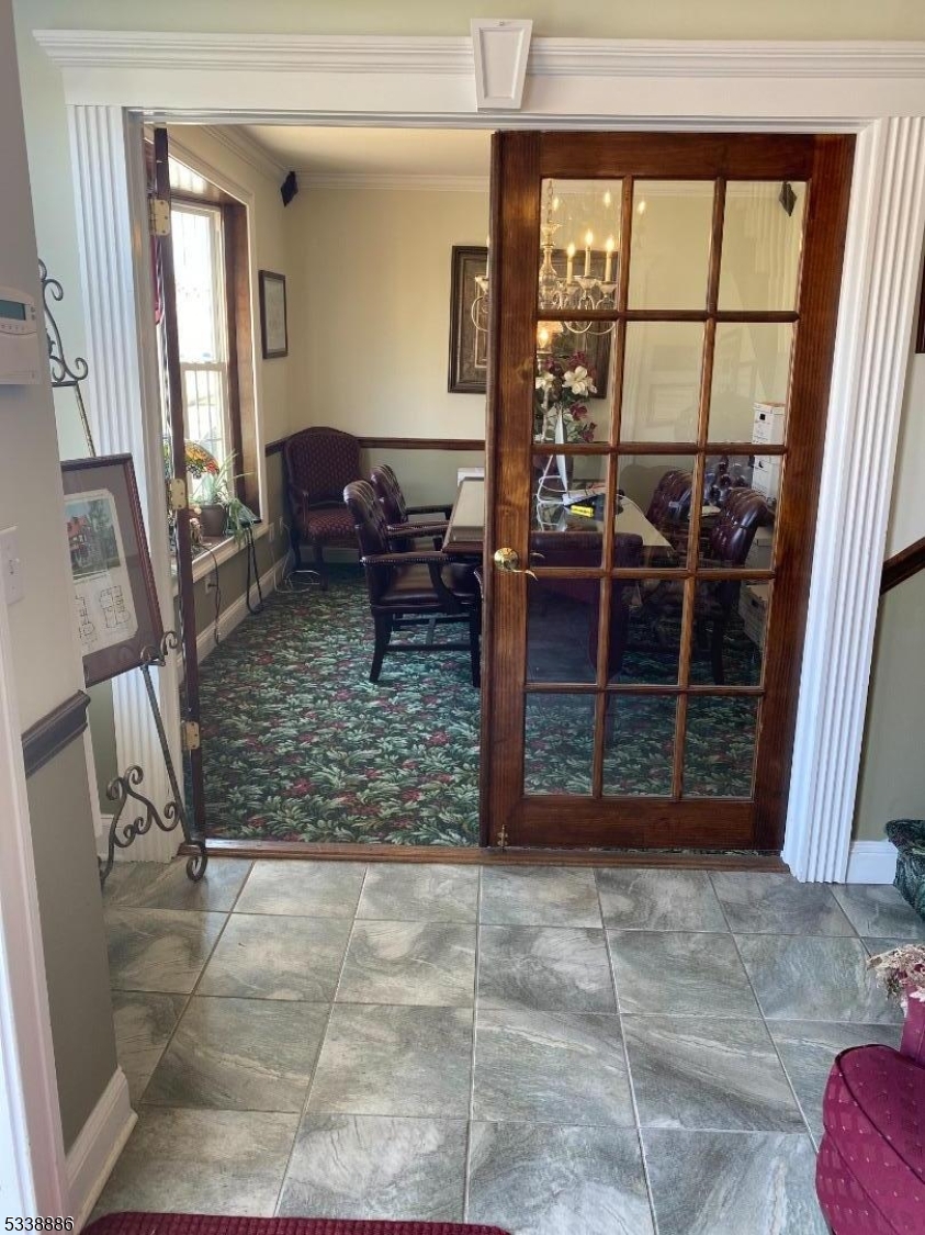 Highway Business District - Commercial Lease