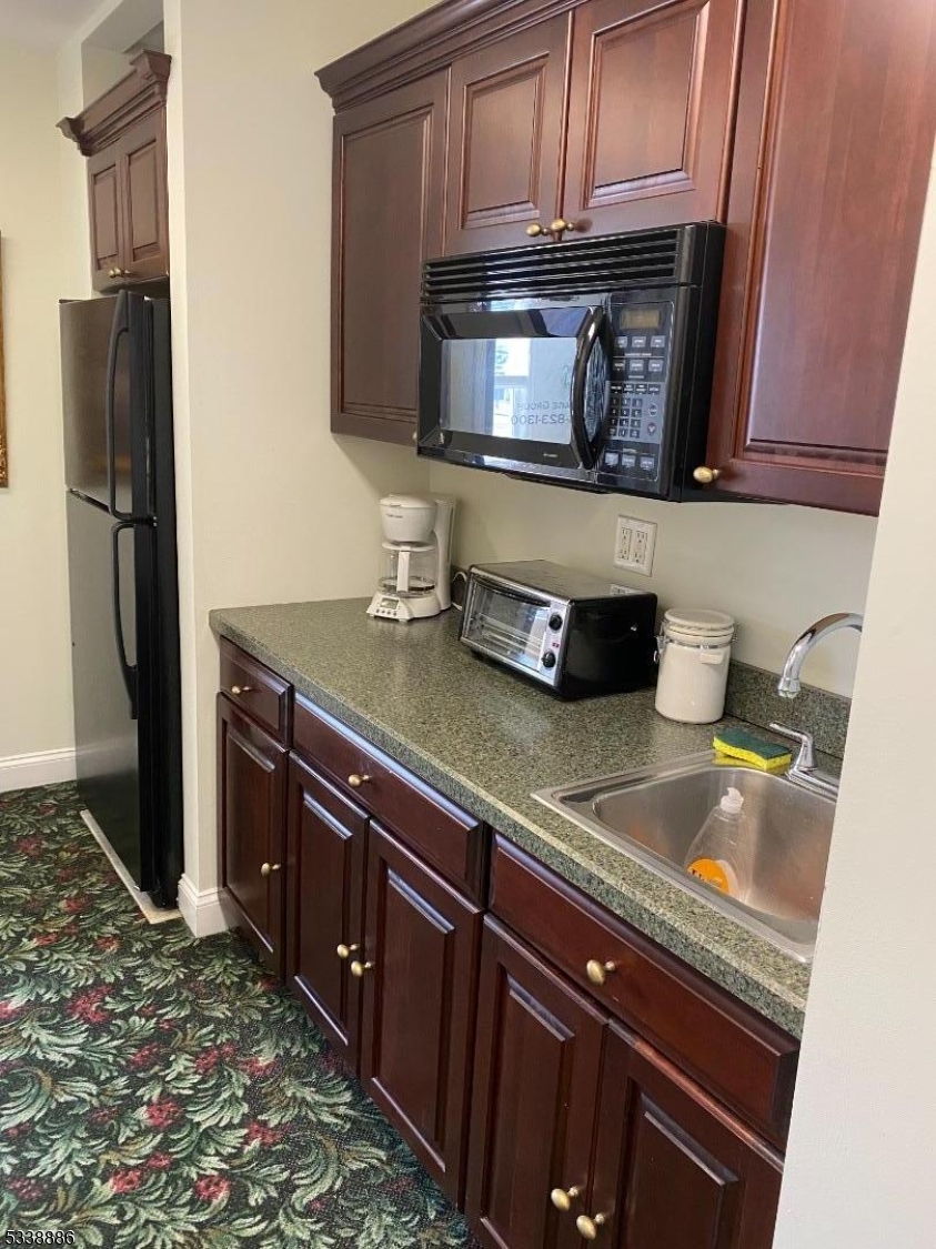 Highway Business District - Commercial Lease