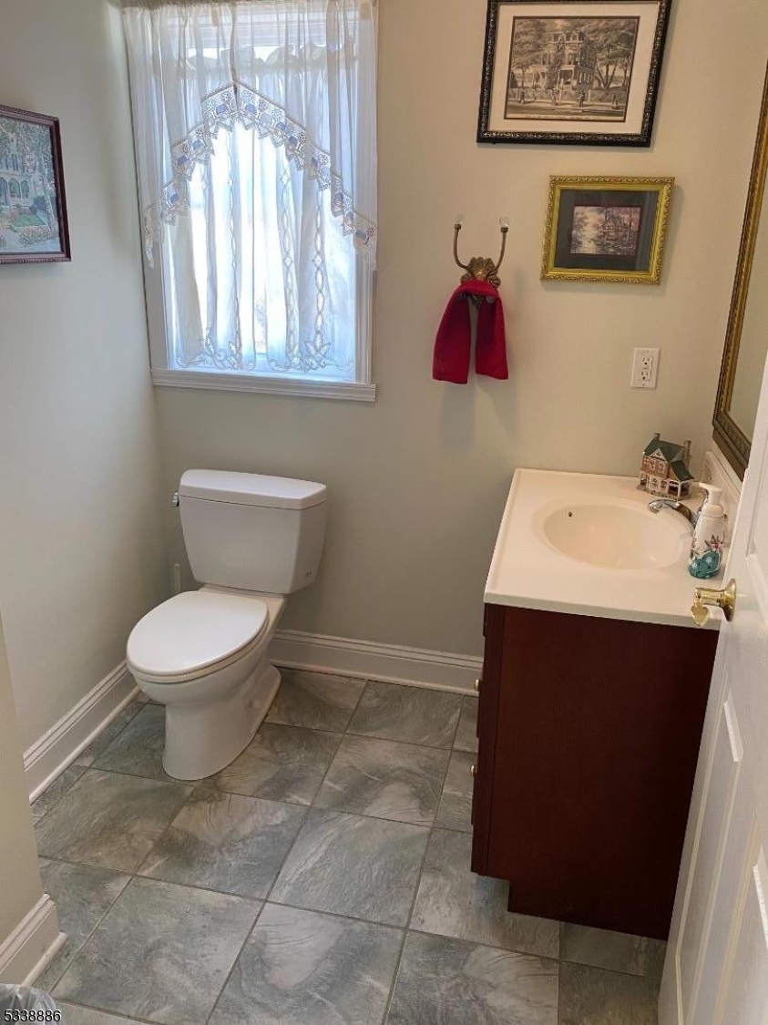 Highway Business District - Commercial Lease