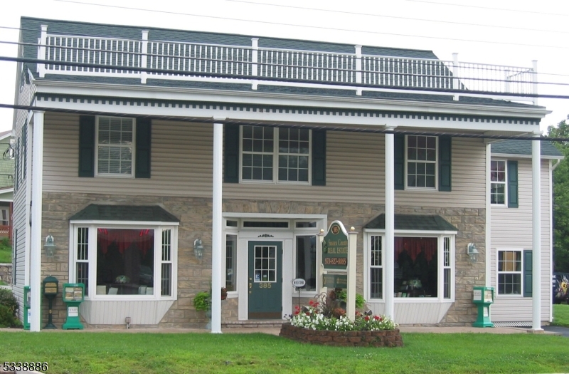 Highway Business District - Commercial Lease