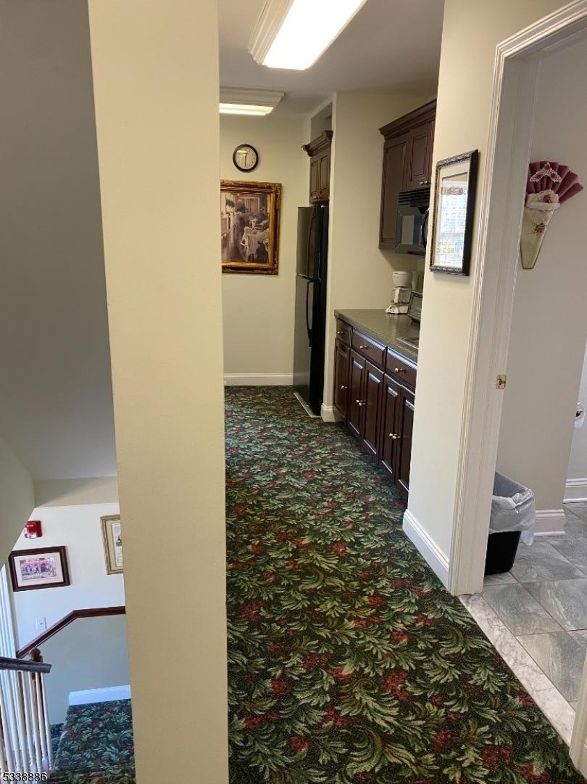 Highway Business District - Commercial Lease