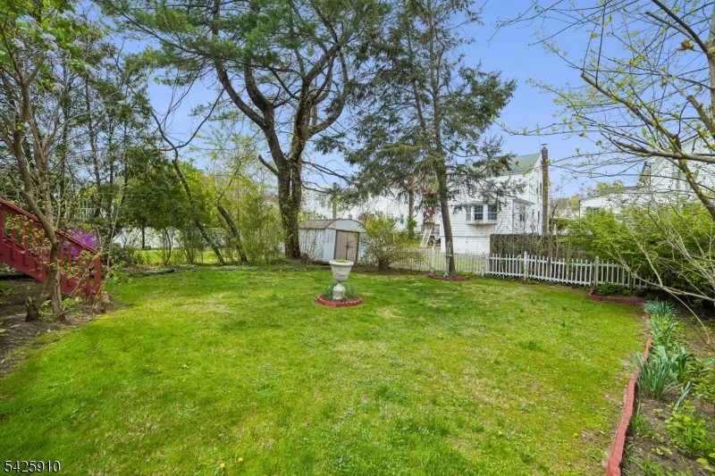 Larchmont Estates - Residential