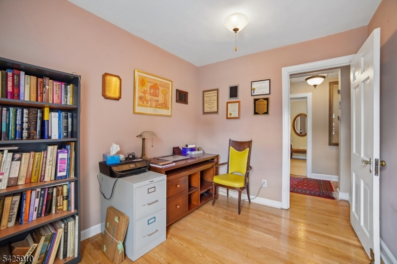 Larchmont Estates - Residential