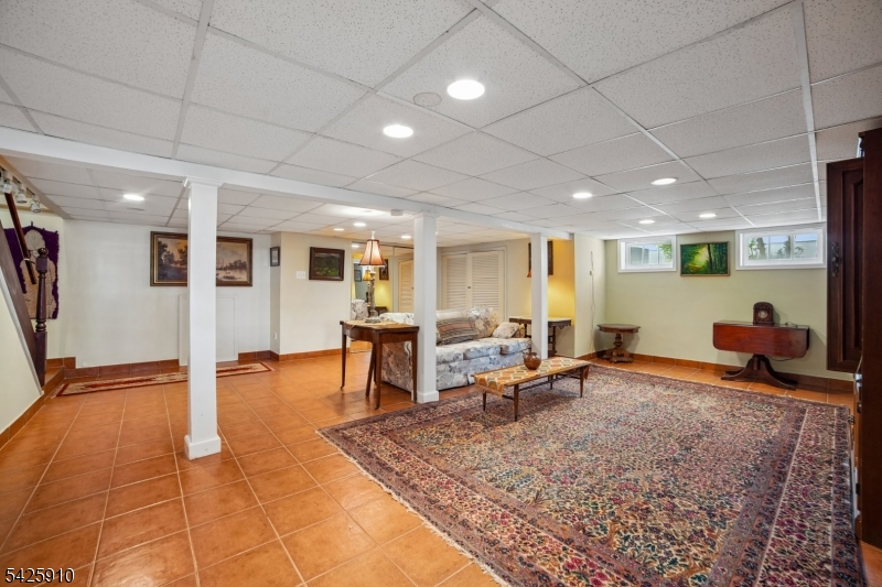 Larchmont Estates - Residential