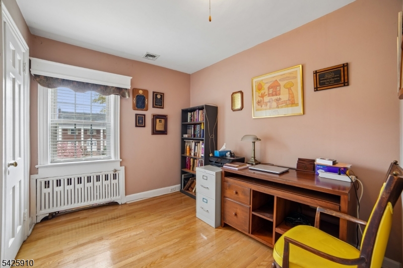 Larchmont Estates - Residential