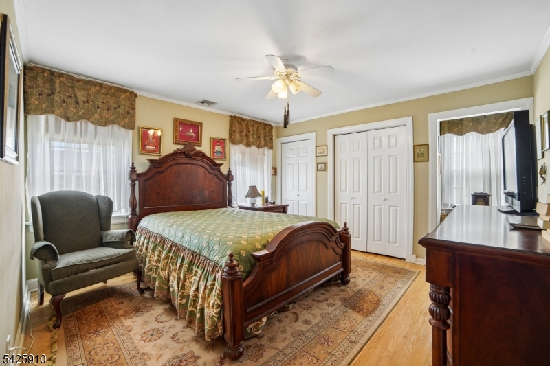 Larchmont Estates - Residential