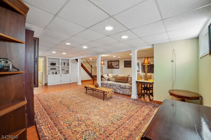 Larchmont Estates - Residential