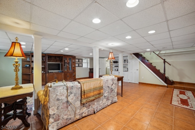 Larchmont Estates - Residential