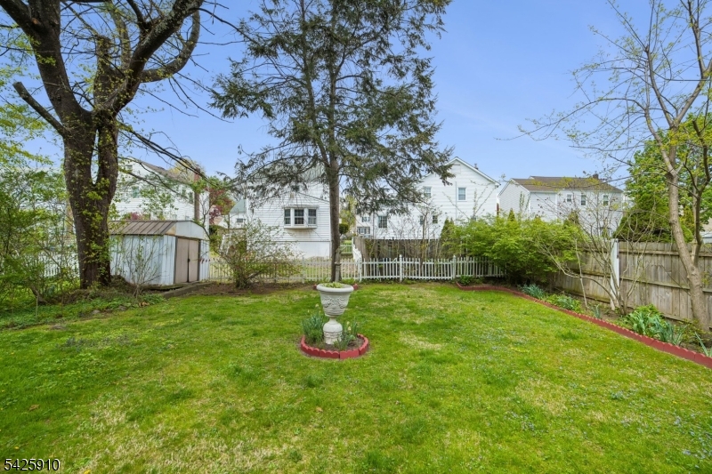 Larchmont Estates - Residential