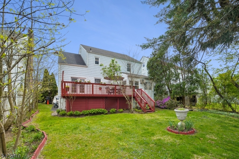 Larchmont Estates - Residential