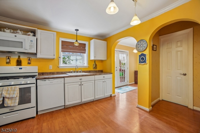 Larchmont Estates - Residential