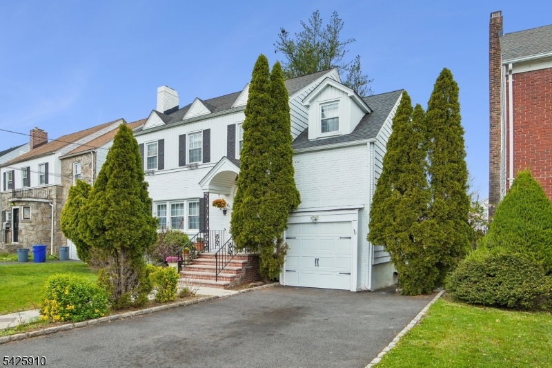 Larchmont Estates - Residential