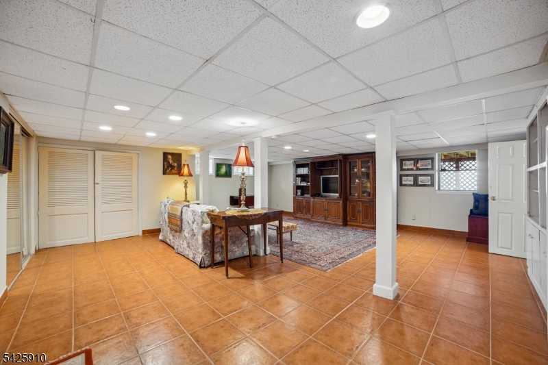 Larchmont Estates - Residential