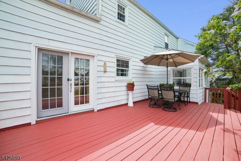 Larchmont Estates - Residential