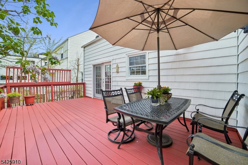 Larchmont Estates - Residential