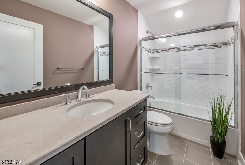 Reserve at Franklin Lakes - Residential