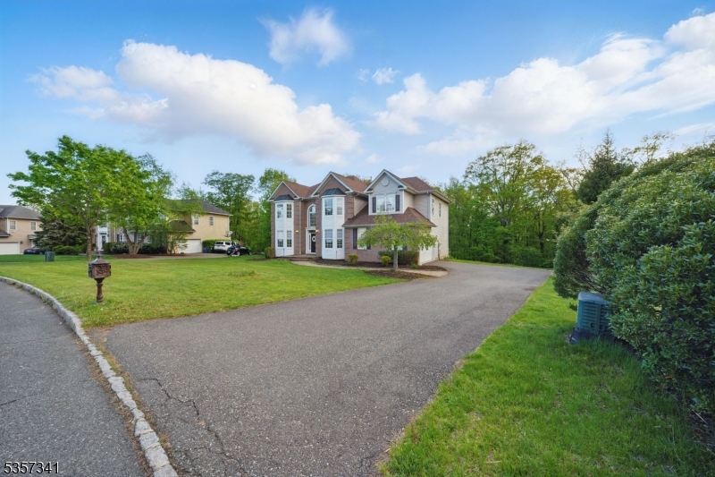 43 Saunders Ln