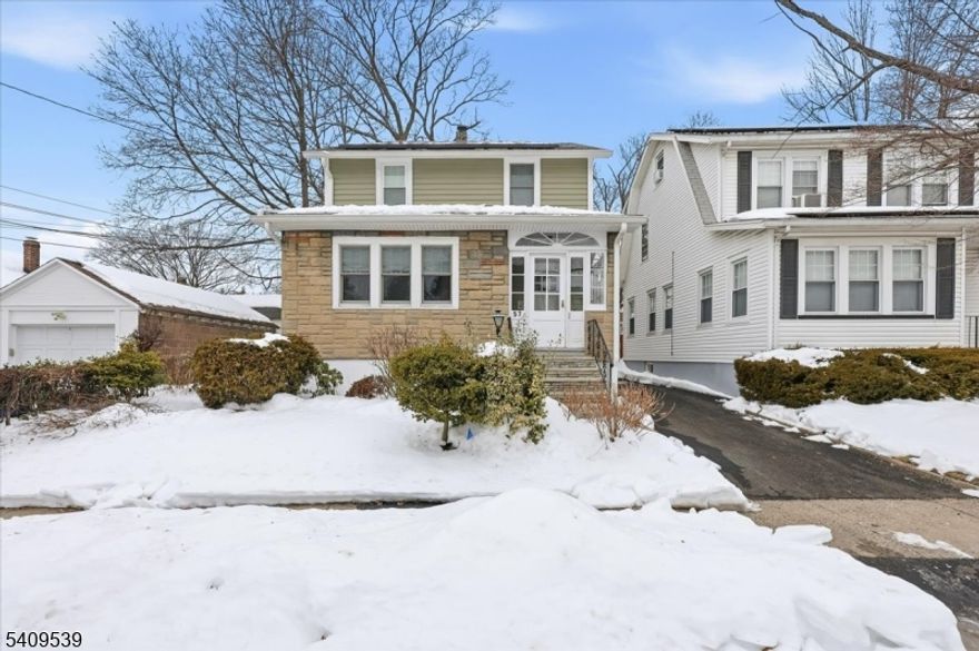 1st-floor apartment with 2 bedrooms and 1 full bath in a quiet neighborhood of Maplewood. Features hardwood floors, ample closet space, basement storage access, and plenty of natural sunlight. Updated kitchen with recessed lighting, refrigerator, microwave, and gas oven. Modern bathroom. Backyard access for summer BBQs and gatherings. Driveway parking for one vehicle. Washer and dryer access available in the basement. Conveniently located near GSP, Route 78, Verrazano Bridge, Lincoln and Holland Tunnels, NJ Turnpike, Routes 1 & 9, NJ PAC, Prudential Center, Whole Foods, restaurants, and universities.