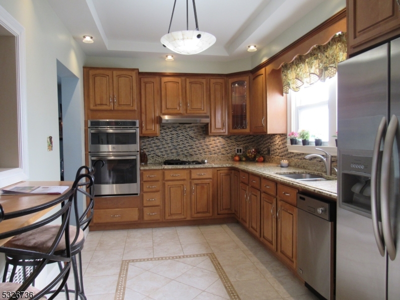 Newark City, New Jersey 07106, United States, 4 Bedrooms Bedrooms, ,2 BathroomsBathrooms,Residential,Pending,29685