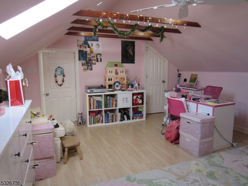 Newark City, New Jersey 07106, United States, 4 Bedrooms Bedrooms, ,2 BathroomsBathrooms,Residential,Pending,29685