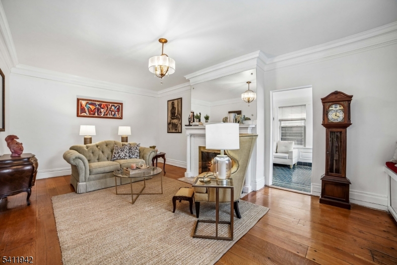 Tuxedo Park - Residential