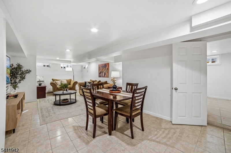 Tuxedo Park - Residential