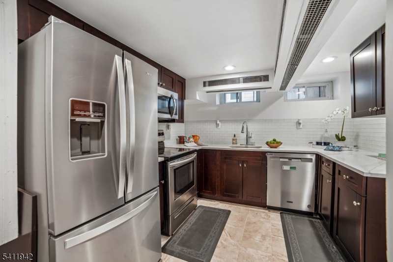 Tuxedo Park - Residential