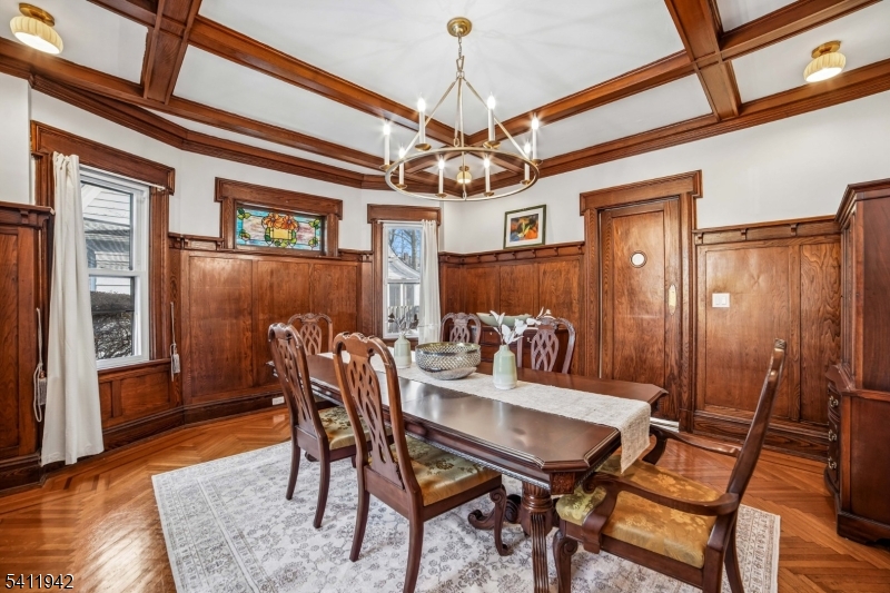 Tuxedo Park - Residential