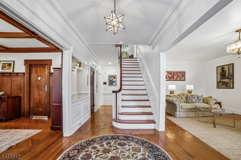 Tuxedo Park - Residential