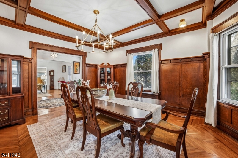 Tuxedo Park - Residential