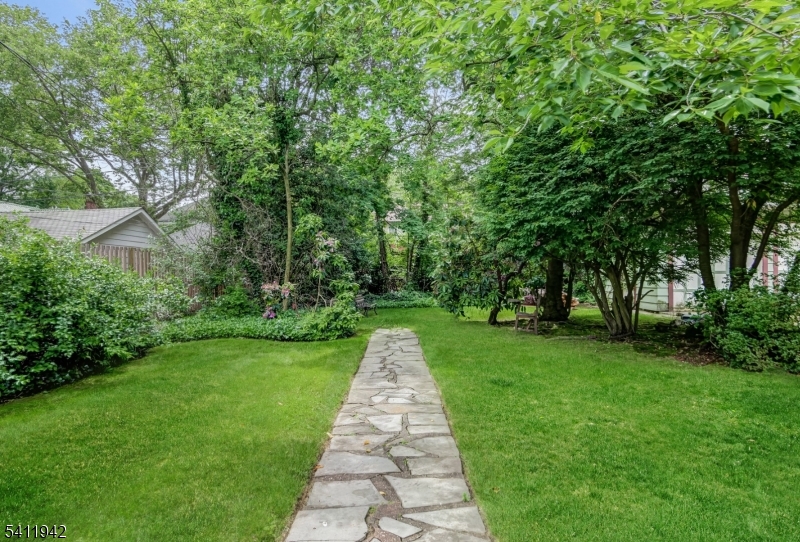 Tuxedo Park - Residential