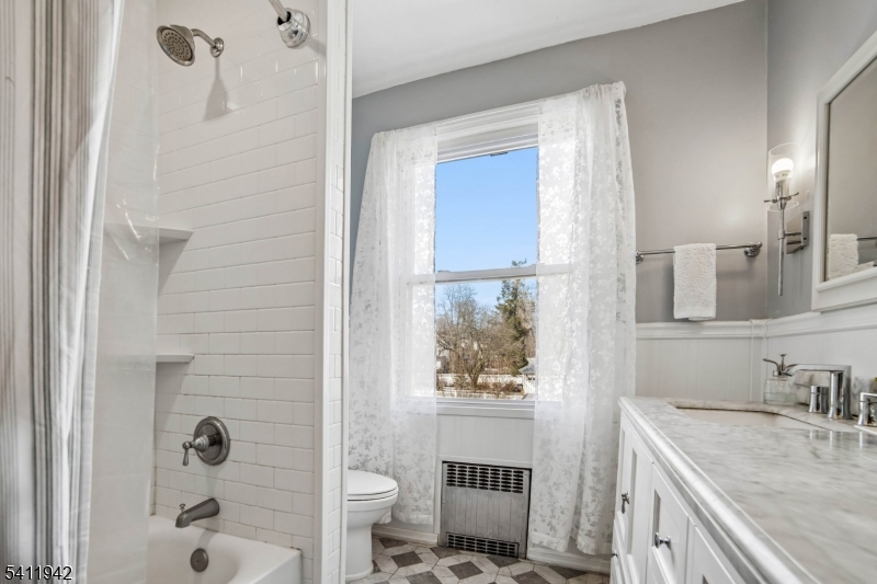 Tuxedo Park - Residential