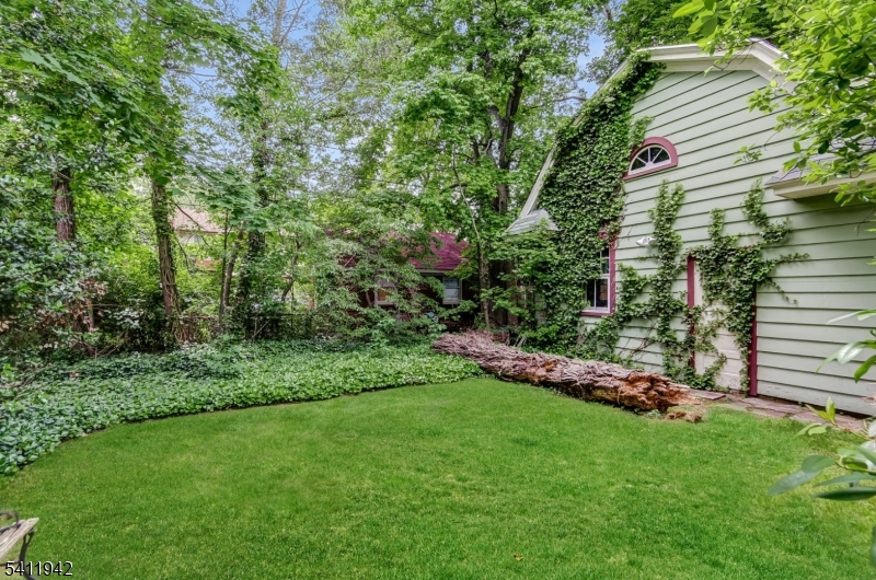 Tuxedo Park - Residential