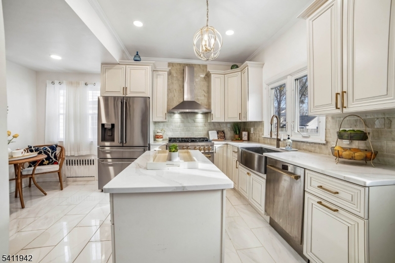 Tuxedo Park - Residential