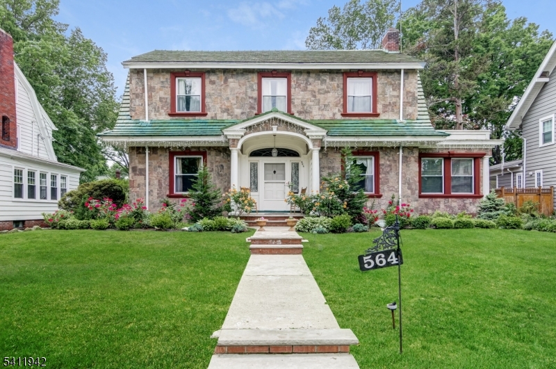 Tuxedo Park - Residential