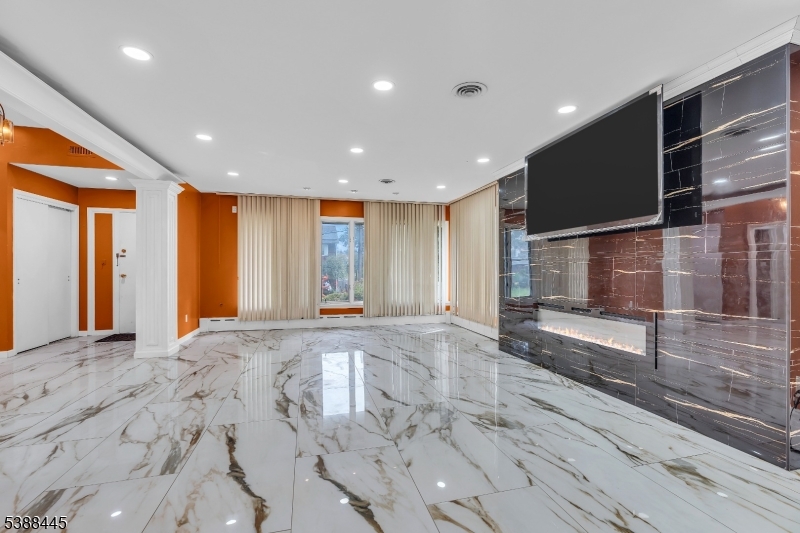 Noe Estate - Residential