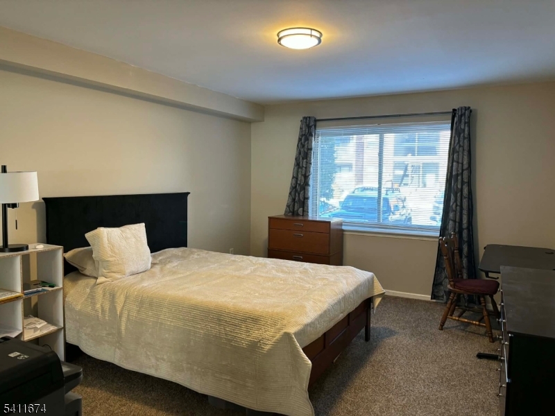 Beverly Hill Terrace Condom - Residential Lease