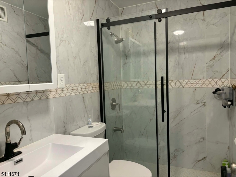 Beverly Hill Terrace Condom - Residential Lease