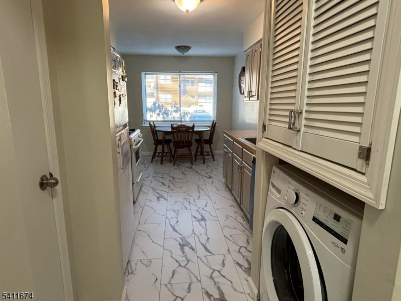 Beverly Hill Terrace Condom - Residential Lease