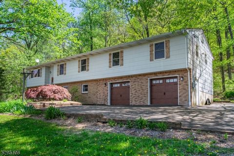 22 Butternut Dr, Vernon Twp., NJ 07462 - #: 3907281