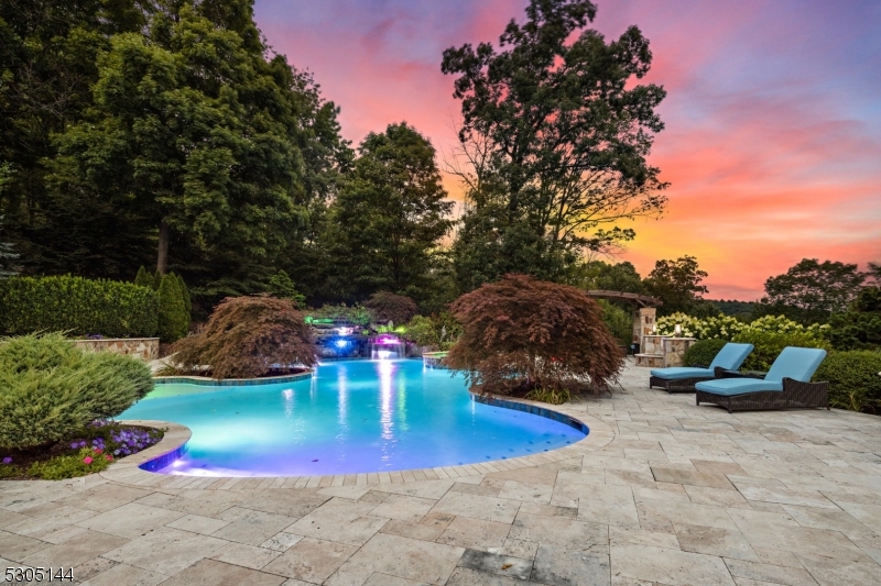 797 W Shore Dr