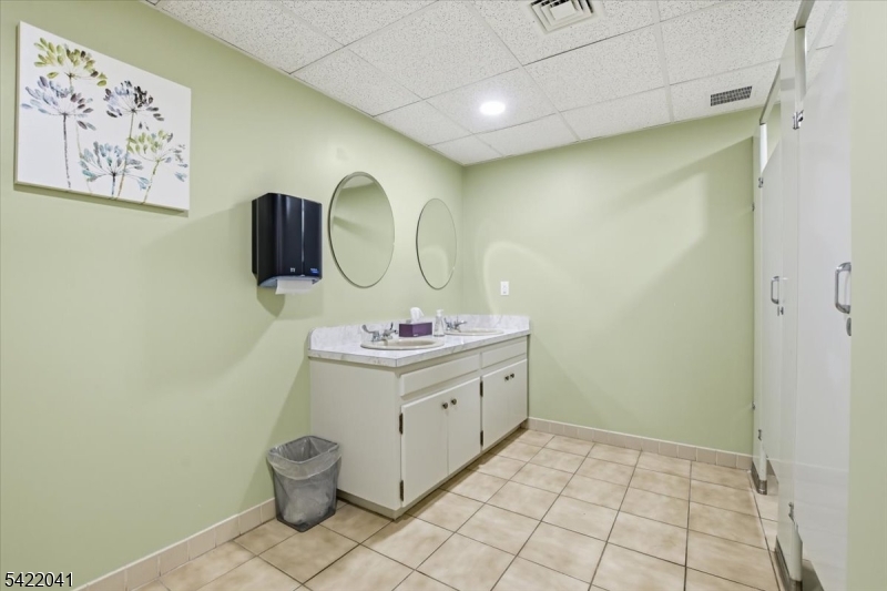 Murray Hill Square - Commercial Sale